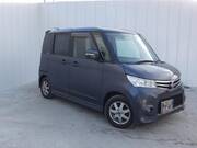 2010 NISSAN ROOX