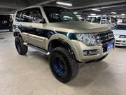 2017 MITSUBISHI PAJERO