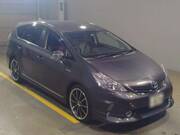 2011 TOYOTA PRIUS ALPHA