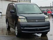 2005 TOYOTA VOXY X