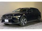 2022 VOLVO V60