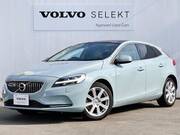2019 VOLVO V40