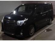 2017 TOYOTA NOAH