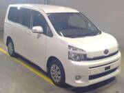 2011 TOYOTA VOXY
