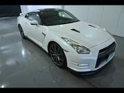 2010 NISSAN GT-R