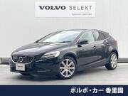 2017 VOLVO V40