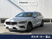 2022 VOLVO V60