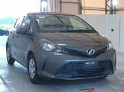 2017 TOYOTA VITZ F