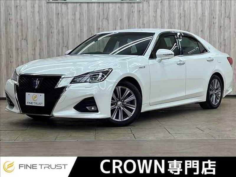 -CROWN ATHLETE