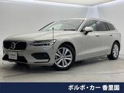 2021 VOLVO V60