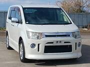 2011 MITSUBISHI DELICA D5