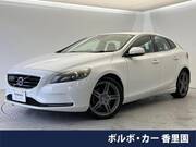 2014 VOLVO V40