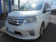 2013 NISSAN SERENA