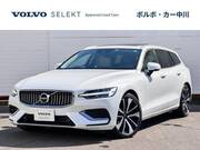 2022 VOLVO V60