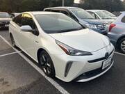 2019 TOYOTA PRIUS