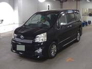 2013 TOYOTA VOXY