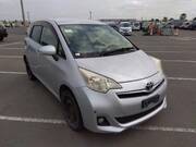 2011 TOYOTA RACTIS G