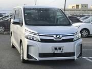 2020 TOYOTA VOXY X