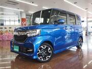 2017 HONDA N-BOX CUSTOM