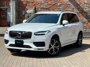 2022 VOLVO XC90