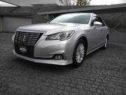 2017 TOYOTA CROWN ROYAL SALOON
