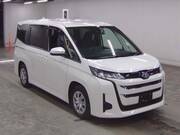 2023 TOYOTA NOAH X