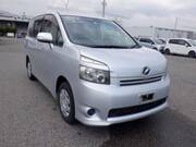 2010 TOYOTA VOXY X