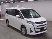 2022 TOYOTA NOAH X