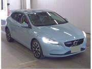 2020 VOLVO V40