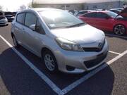 2013 TOYOTA VITZ F