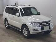 2019 MITSUBISHI PAJERO