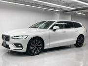 2023 VOLVO V60