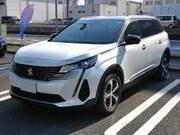 2022 PEUGEOT 5008