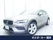 2019 VOLVO V60