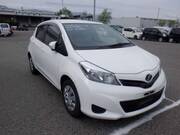 2011 TOYOTA VITZ F