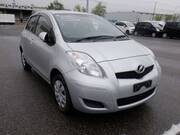 2010 TOYOTA VITZ F