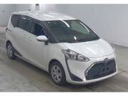 2020 TOYOTA SIENTA X