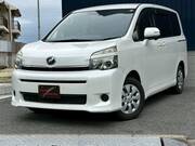 2012 TOYOTA VOXY