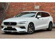 2022 VOLVO V60