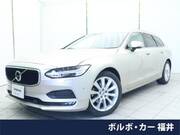 2017 VOLVO V90