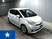 2013 TOYOTA RACTIS G