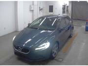 2018 VOLVO V40