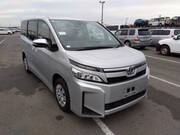 2020 TOYOTA VOXY X