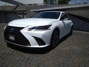 2019 LEXUS ES