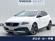 2018 VOLVO V40