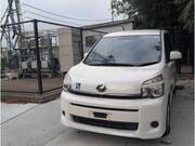 2013 TOYOTA VOXY