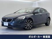 2018 VOLVO V40