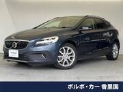 2018 VOLVO V40
