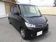 2010 NISSAN ROOX