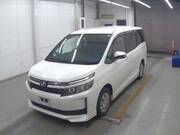 2016 TOYOTA VOXY X